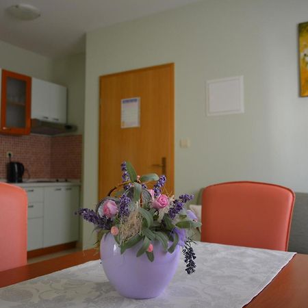 Apartmani Vujcic Makarska Esterno foto