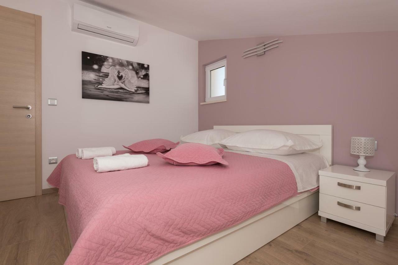 Apartmani Vujcic Makarska Esterno foto