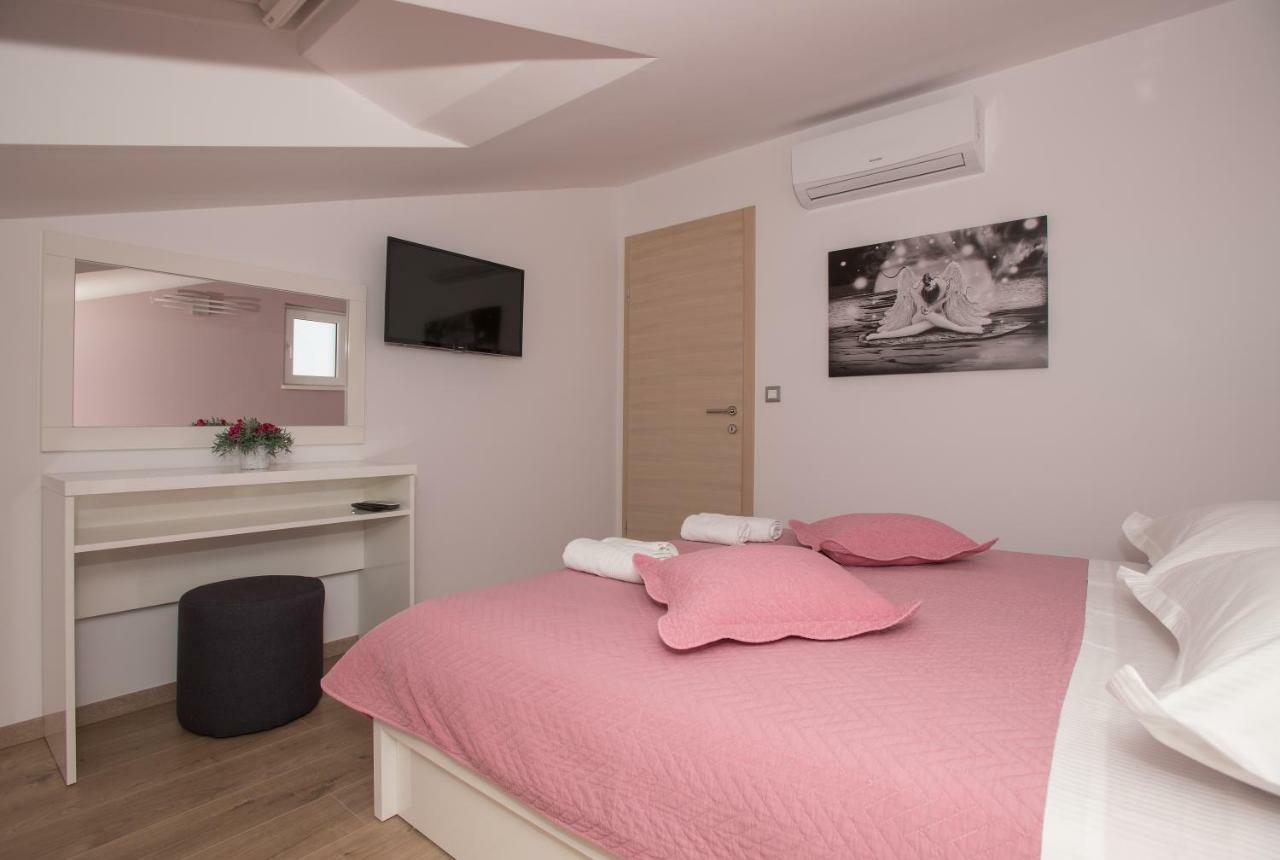 Apartmani Vujcic Makarska Esterno foto