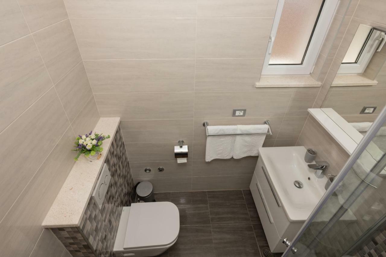 Apartmani Vujcic Makarska Esterno foto