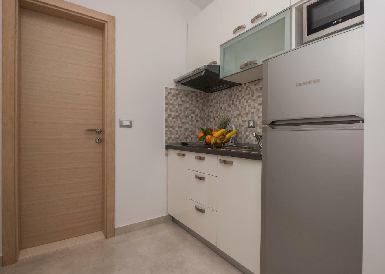 Apartmani Vujcic Makarska Esterno foto